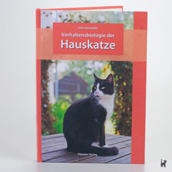 Das Buch "Verhaltensbiologie der Hauskatze" von Udo Gansloßer