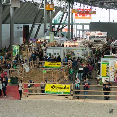 Einblick in die Messehalle der Animal Stuttgart