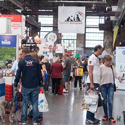 Einblick in die Messehalle der Faszination Heimtierwelt