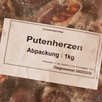 Putenherzen in Plastikverpackung